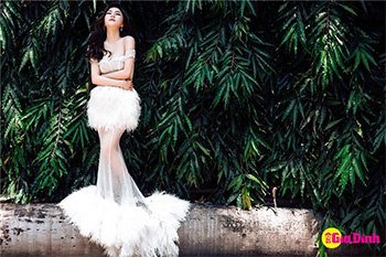 Bộ váy gây tranh cãi của Hương Tràm xuất hiện trong MV mới