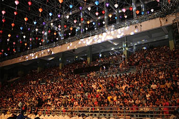 Hàng ngàn khán giả Đà Nẵng chìm đắm trong đêm nhạc 'Vũ hội đèn lồng'