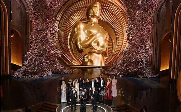 Oscar 2024: Tỷ suất người xem truyền hình cao nhất trong 4 năm