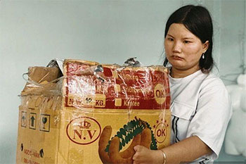 Phía sau câu chuyện cô shipper khuyết tật bị 'bom hàng', khóc nức nở giữa trời nắng Sài Gòn: Tuổi thơ bị miệt thị và ước mơ thành đầu bếp