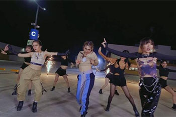 Quinz (Z-Girls) bắt tay nhóm nhảy Việt được YG ưu ái, gây choáng ngợp với vũ đạo hút hồn